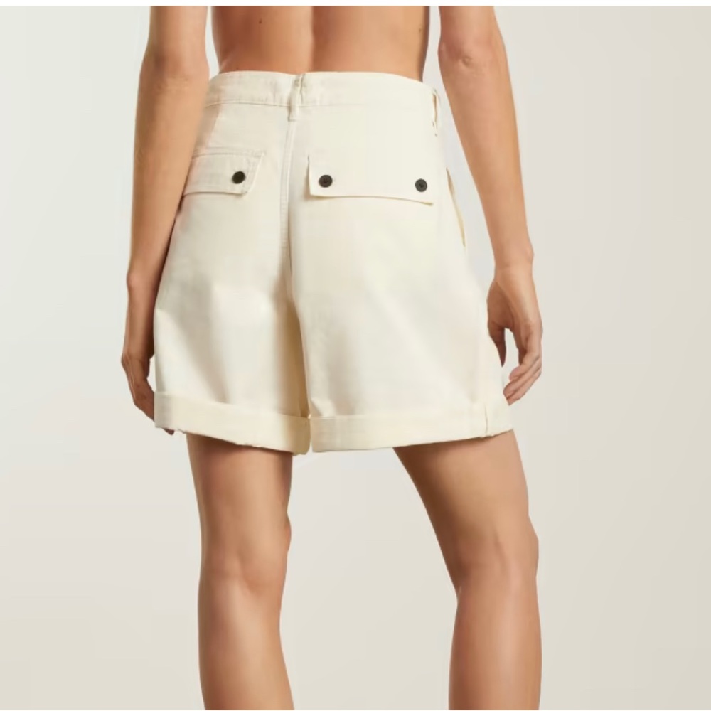 Creme everlane shorts